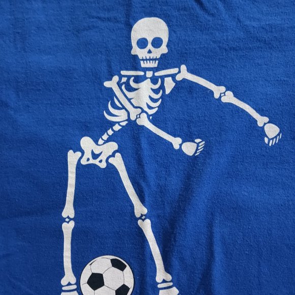 Dancing skeleton with soccer ball tee - Picture 2 of 3